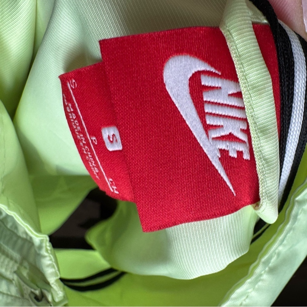 Nike Women's Colorblock Windbreaker Jacket - Green and Tan Small - Picture 7 of 8